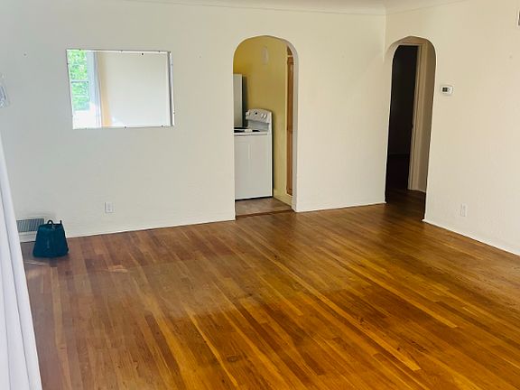 3rd image of 315 S 9th St