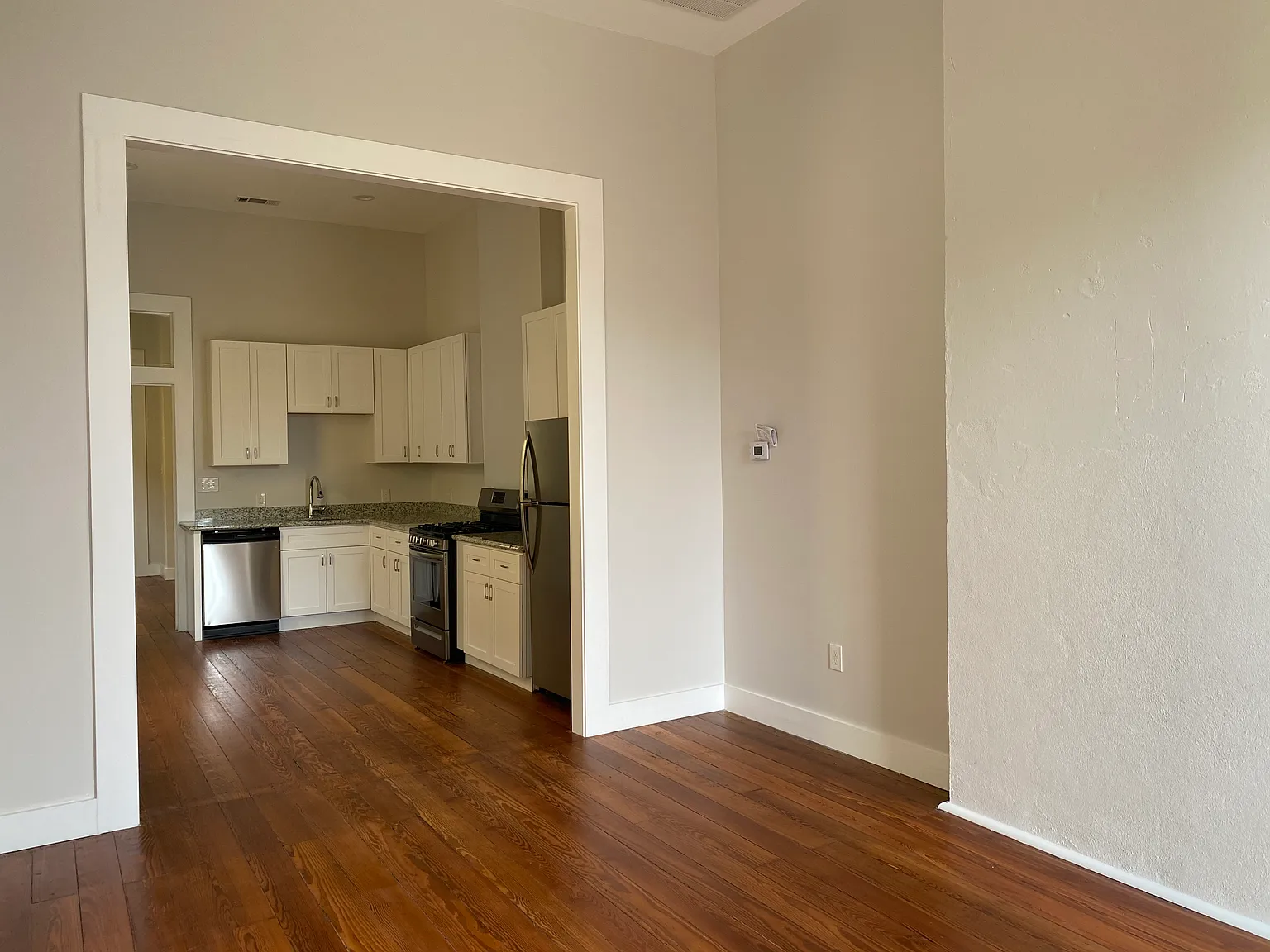 2 bed, 966 sqft, $1,500 — Photo 2