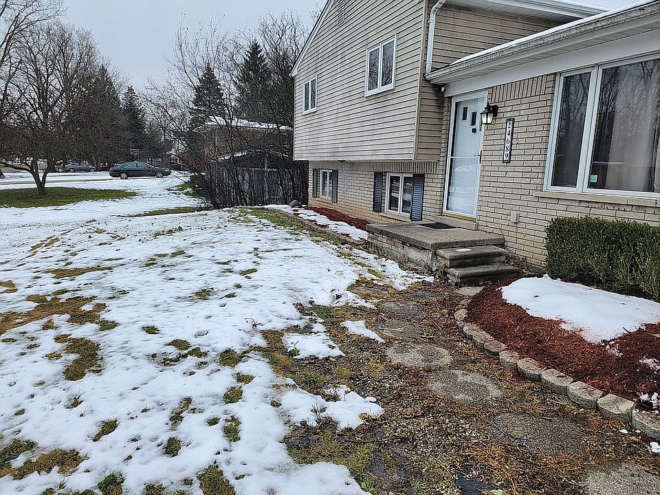 1st image of 24689 Creekside Dr