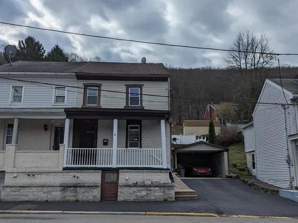 220 W Bacon St, Pottsville, PA 17901