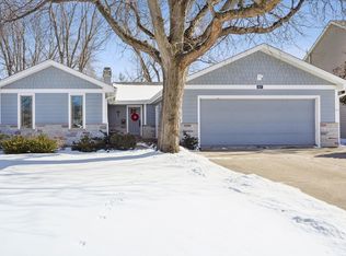 1607 Stoddard Ave, Wheaton, IL 60187