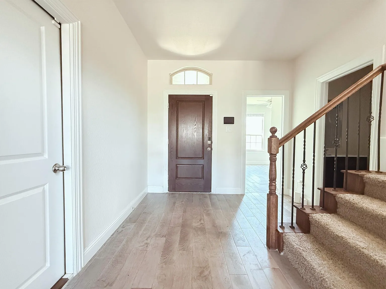 4 bed, 2312 sqft, $2,900 — Photo 3