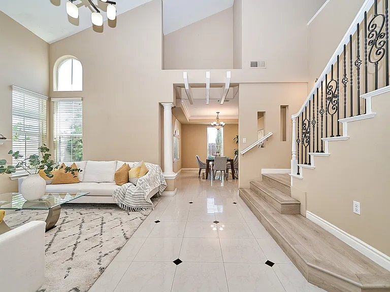 2577 Mountain Ave — Photo 7