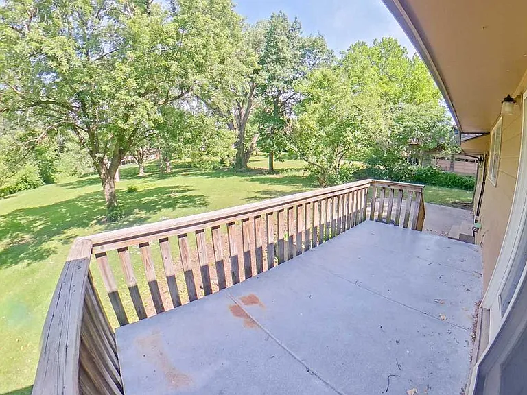 2300 Browning Ave — Photo 15