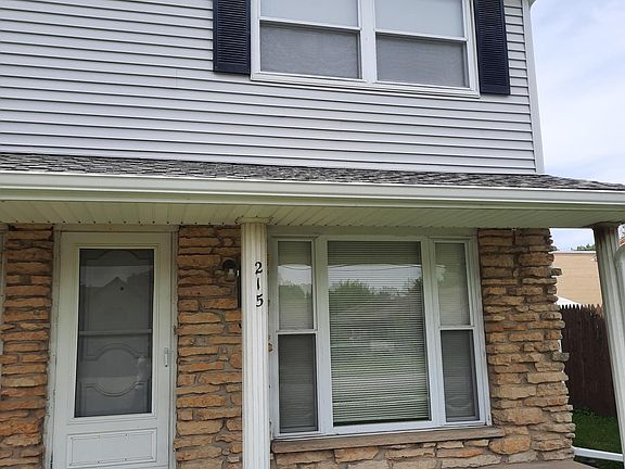 Nice front porch area