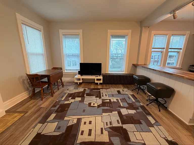 336 W 9th St #2F — Photo 8