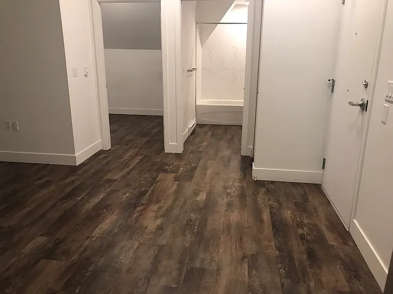 1539 Comox St #33 — Photo 17