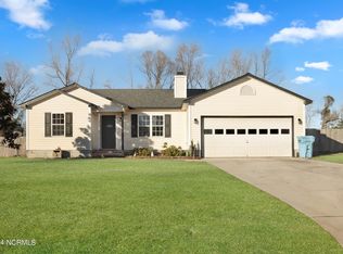 110 Pear Tree Ln, Richlands, NC 28574