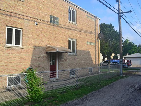 2nd image of 5612 W Windsor Ave