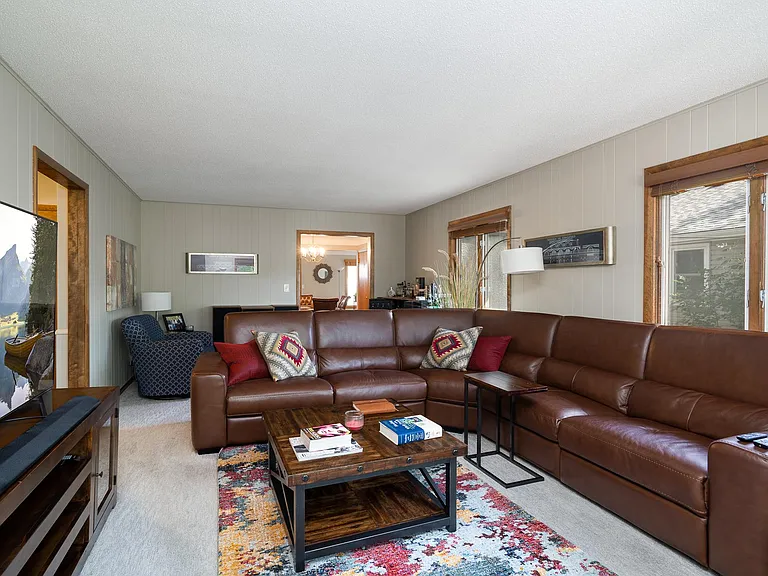 4405 Beard Ave N — Photo 8