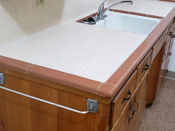 5th image of 401 22nd St APT 3