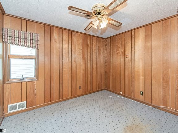 5th image of 15-15 Jordan Rd