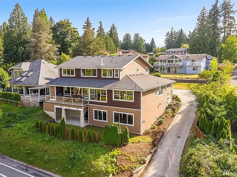 2829 W Lake Sammamish Pkwy NE — Photo 1