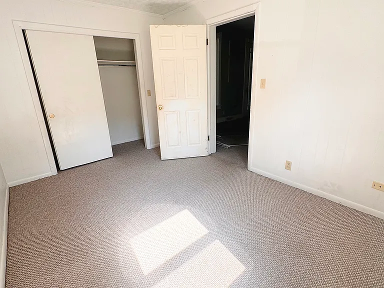 670 N Walnut St — Photo 13