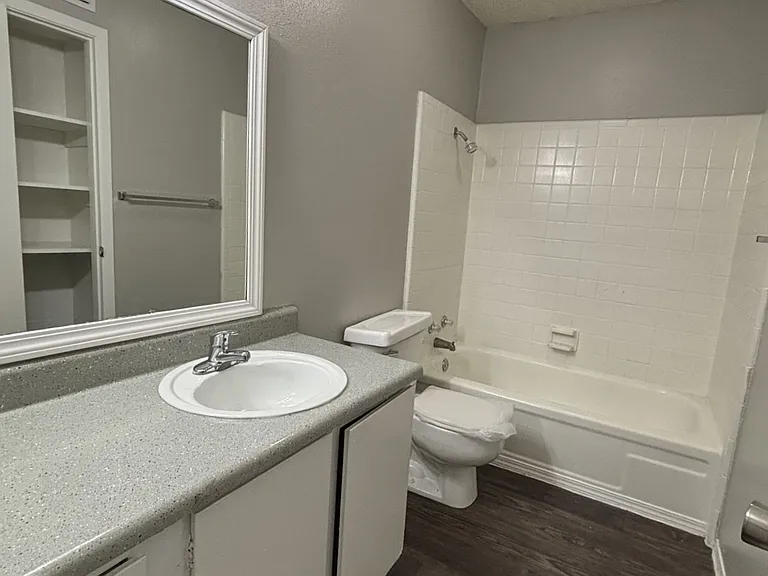 1809 W Schunior Rd #212 — Photo 9
