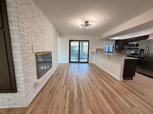 1816 Sessions Walk, Hoffman Estates, IL 60169