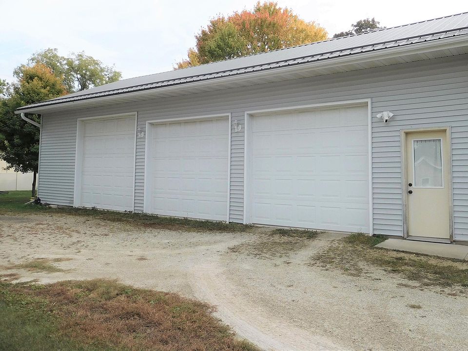 615 2nd St E, Cresco, IA 52136 Zillow