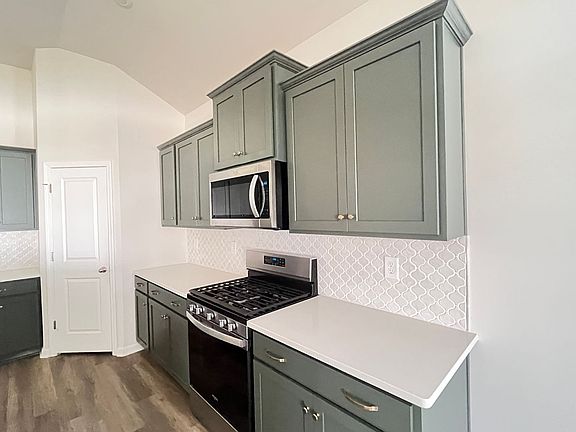 5th image of 1016 Chester Glen Ct