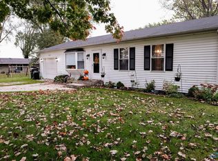 118 W Park Ln, Bradner, OH 43406