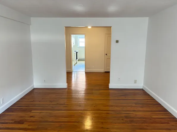 500 Centre St #497/483, Newton, MA 02458