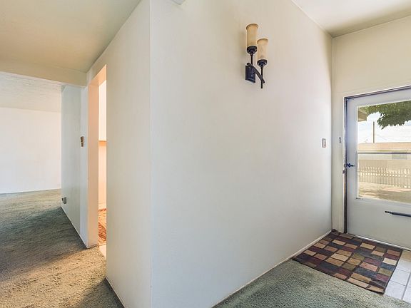 4th image of 10528 Princess Jeanne Ave NE