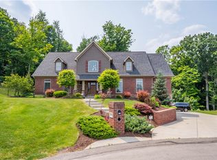 111 Whispering Heights Ln, Venetia, PA 15367