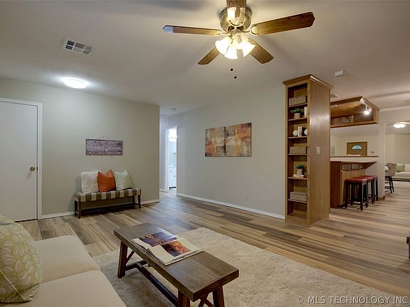 4th image of 10252 S 156th West Ave