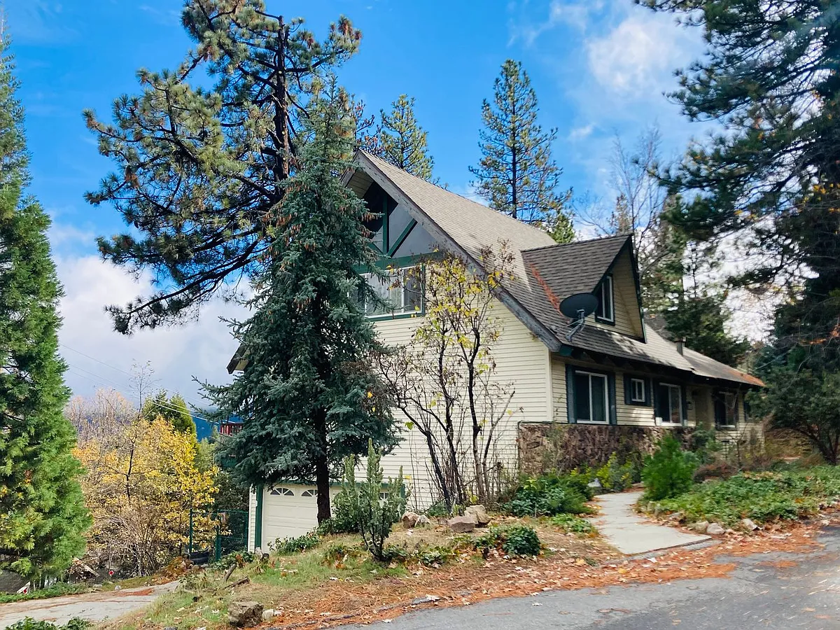 Building Photo - 943 Nadelhorn Dr