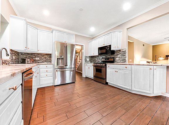 2nd image of 909 S Stough St