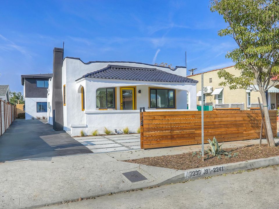 Manual Driveway Gate for Privacy