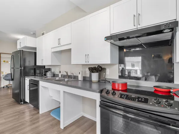 The Chamberlain Apartments