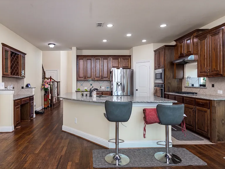 2555 Hannah Cir — Photo 9