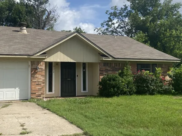 320 Applewood Ln, Hewitt, TX 76643