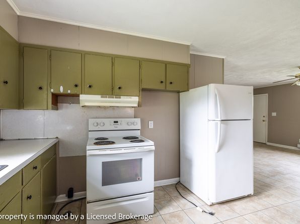 219 Roslyn Rd