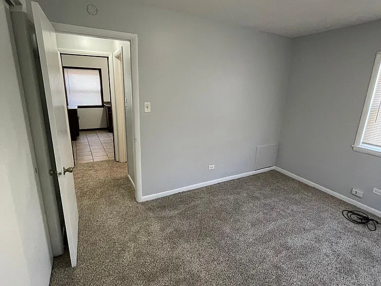 15032 Dorchester Ave #1W — Photo 9