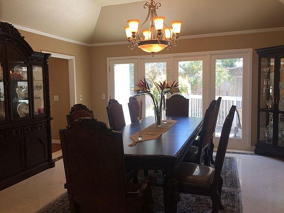 Formal dining room