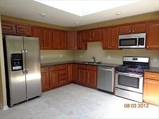 3rd image of 603 Lincolnwood Dr