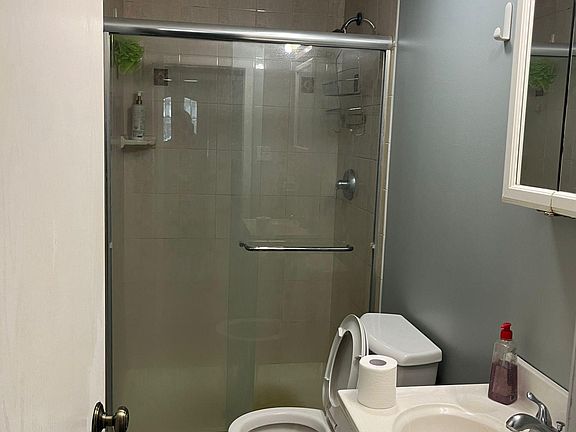 5th image of 1080 Kent Ct