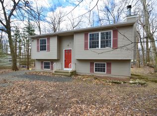431 Northampton Rd, Tobyhanna, PA 18466