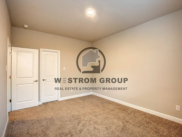 820 Greenford Mnr — Photo 42