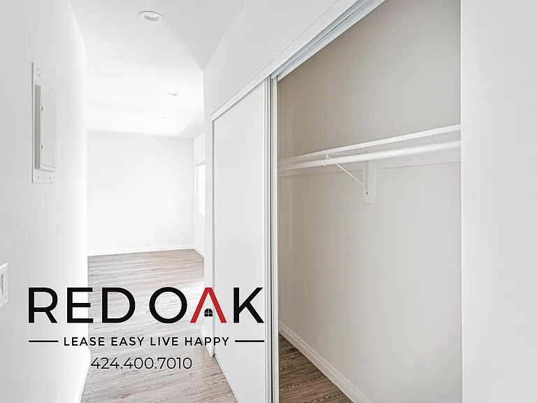 20414 Cohasset St #19 — Photo 6