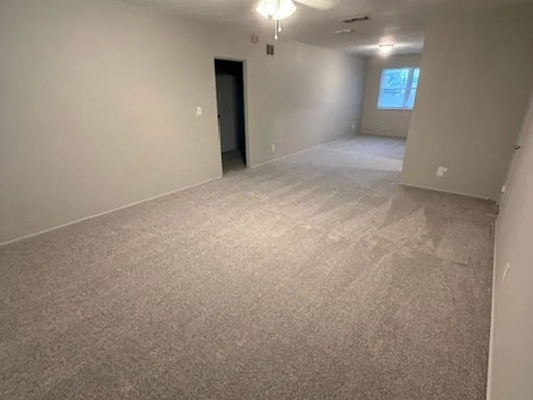 2117 Spring Park Rd — Photo 2