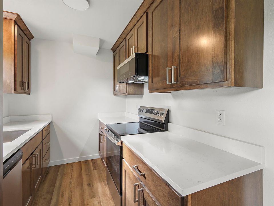 1st image of 566 Meadow Trce #566