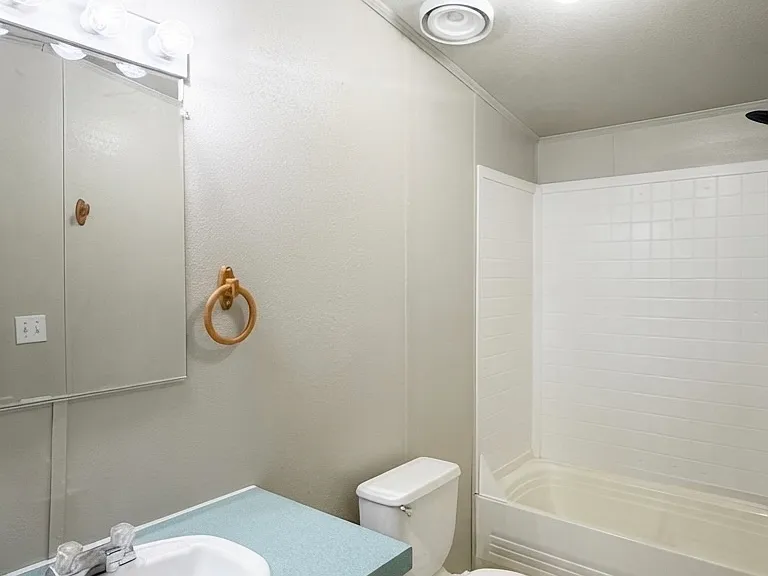 414 S 22nd Ave — Photo 9