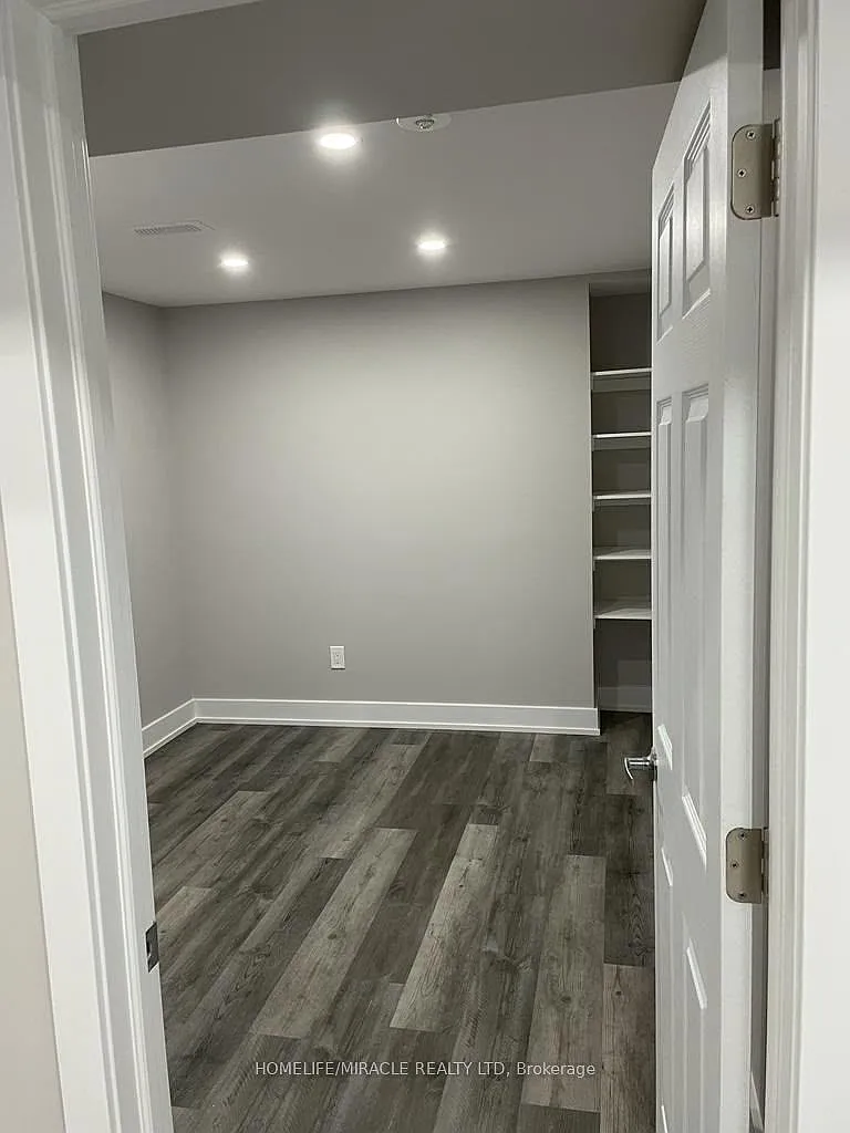 2 bed, $1,700 — Photo 4