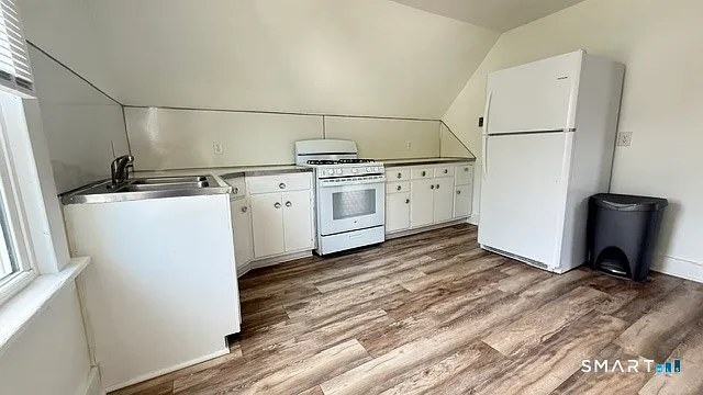 84 Alcove St #3 — Photo 10