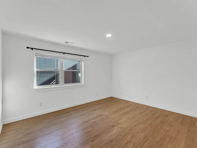 3033 SW Lydia Ave #107 — Photo 18