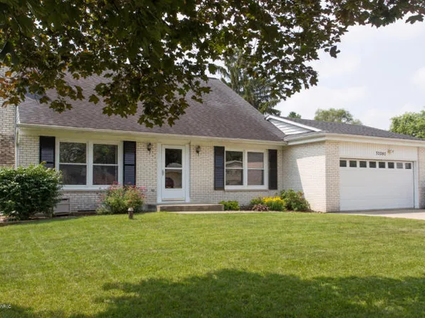 33207 Bernice Ave, Paw Paw, MI 49079