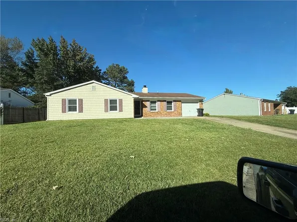 5880 Goolagong Dr, Virginia Beach, VA 23464