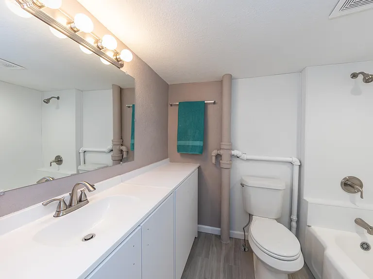 1223 Jackson St — Photo 2
